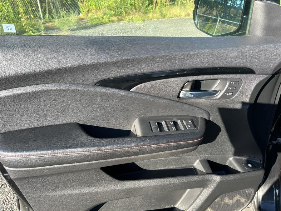 2017 Honda Ridgeline Black Edition 4x4 Crew Cab 5.3'' Bed, available for sale in Vernon Rockville, Connecticut | Vernon Motor Cars. Vernon Rockville, Connecticut 2017 Honda Ridgeline Black Edition 4x4 Crew Cab 5.3'' Bed, available for sale in Vernon Rockville, Connecticut | Vernon Motor Cars. Vernon Rockville, Connecticut