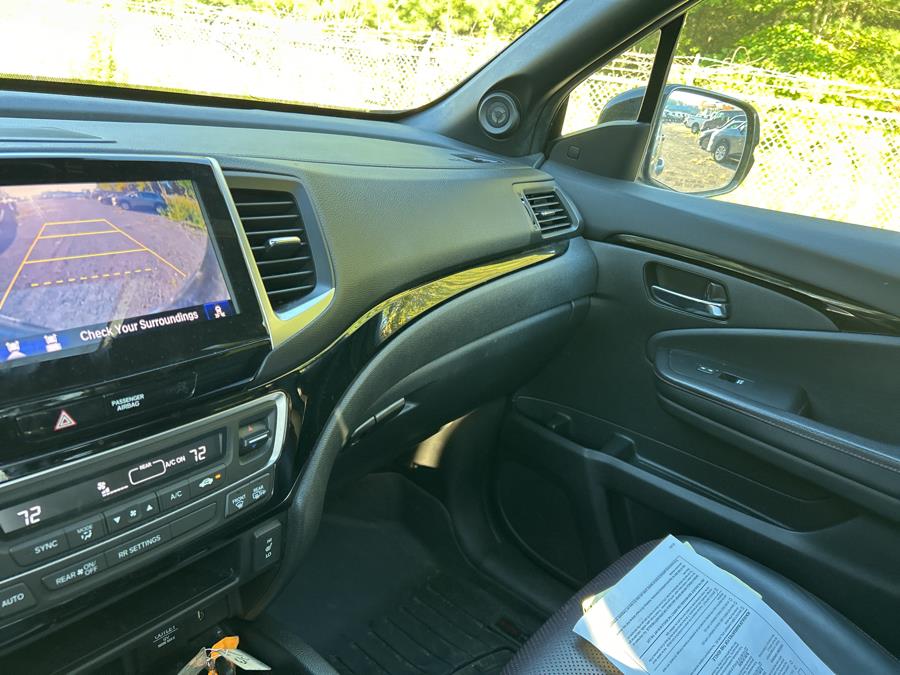 2017 Honda Ridgeline Black Edition 4x4 Crew Cab 5.3'' Bed, available for sale in Vernon Rockville, Connecticut | Vernon Motor Cars. Vernon Rockville, Connecticut 2017 Honda Ridgeline Black Edition 4x4 Crew Cab 5.3'' Bed, available for sale in Vernon Rockville, Connecticut | Vernon Motor Cars. Vernon Rockville, Connecticut