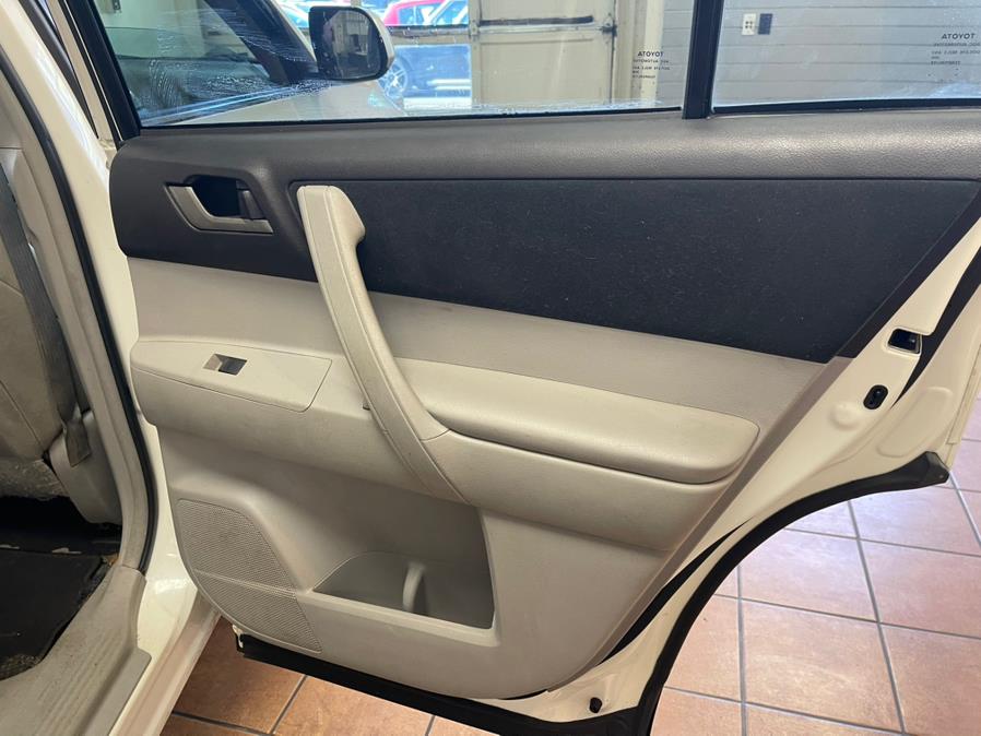 2012 Toyota Highlander FWD 4dr I4 (Natl), available for sale in Suffern, New York | Rockland Motor Sport. Suffern, New York 2012 Toyota Highlander FWD 4dr I4 (Natl), available for sale in Suffern, New York | Rockland Motor Sport. Suffern, New York