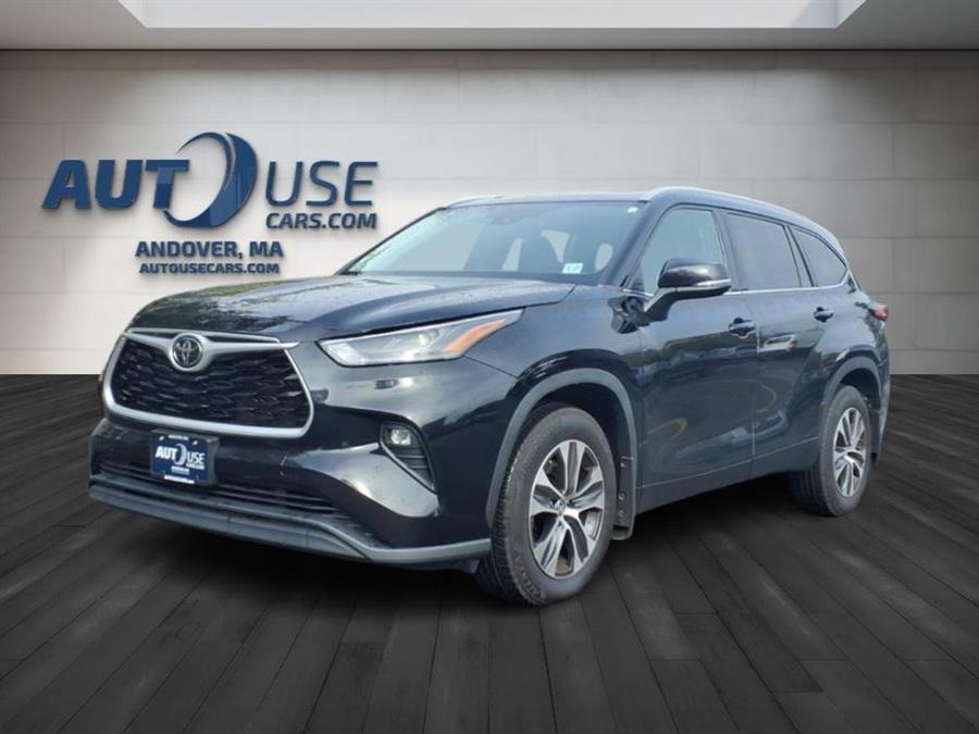 2022 Toyota Highlander XLE's photo