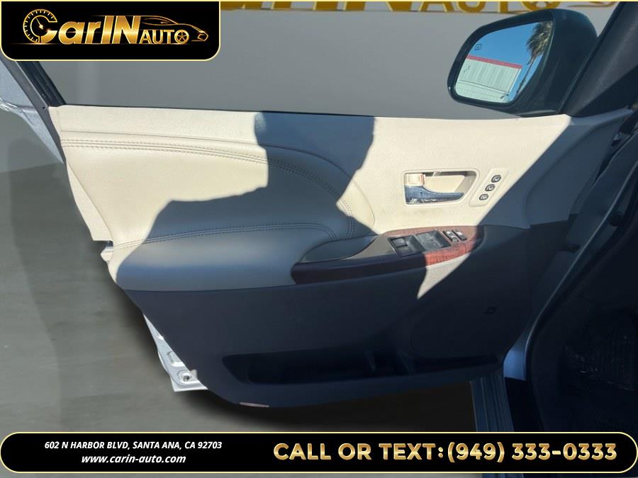 2013 Toyota Sienna 5dr 7-Pass Van V6 Ltd FWD (Natl), available for sale in Santa Ana, California | Carin Auto. Santa Ana, California 2013 Toyota Sienna 5dr 7-Pass Van V6 Ltd FWD (Natl), available for sale in Santa Ana, California | Carin Auto. Santa Ana, California