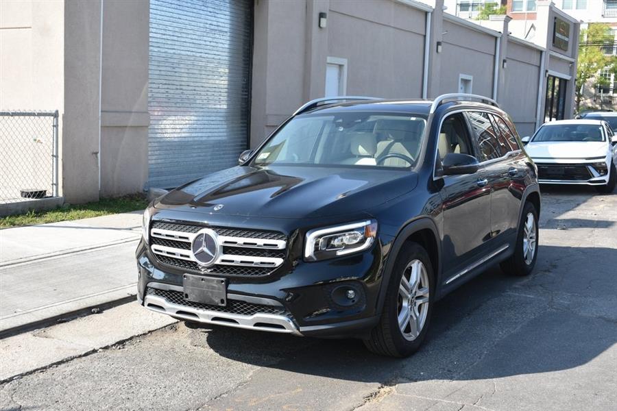 2021 Mercedes Benz GLB 250 photo 2