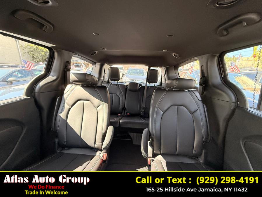 2025 Chrysler Pacifica Select FWD, available for sale in Jamaica, New York | Atlas Auto Group. Jamaica, New York 2025 Chrysler Pacifica Select FWD, available for sale in Jamaica, New York | Atlas Auto Group. Jamaica, New York