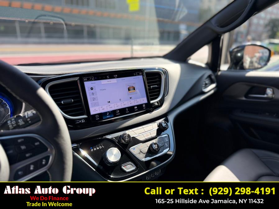 2025 Chrysler Pacifica Select FWD, available for sale in Jamaica, New York | Atlas Auto Group. Jamaica, New York 2025 Chrysler Pacifica Select FWD, available for sale in Jamaica, New York | Atlas Auto Group. Jamaica, New York