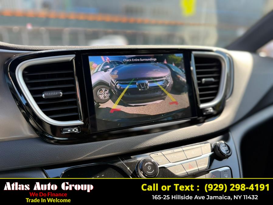 2025 Chrysler Pacifica Select FWD, available for sale in Jamaica, New York | Atlas Auto Group. Jamaica, New York 2025 Chrysler Pacifica Select FWD, available for sale in Jamaica, New York | Atlas Auto Group. Jamaica, New York