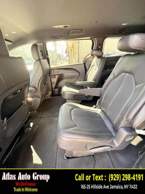 2025 Chrysler Pacifica Select FWD, available for sale in Jamaica, New York | Atlas Auto Group. Jamaica, New York 2025 Chrysler Pacifica Select FWD, available for sale in Jamaica, New York | Atlas Auto Group. Jamaica, New York