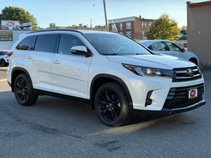 2019 Toyota Highlander SE photo 3
