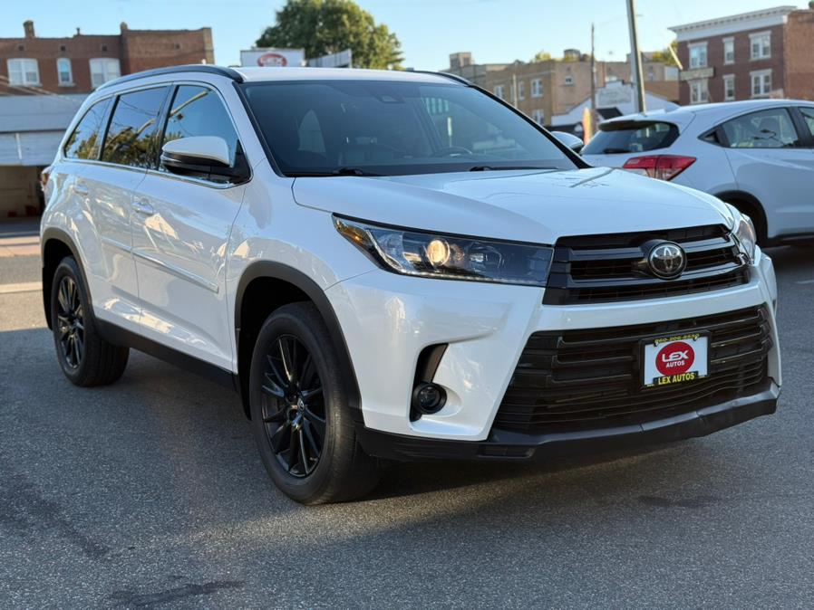 2019 Toyota Highlander SE photo 2