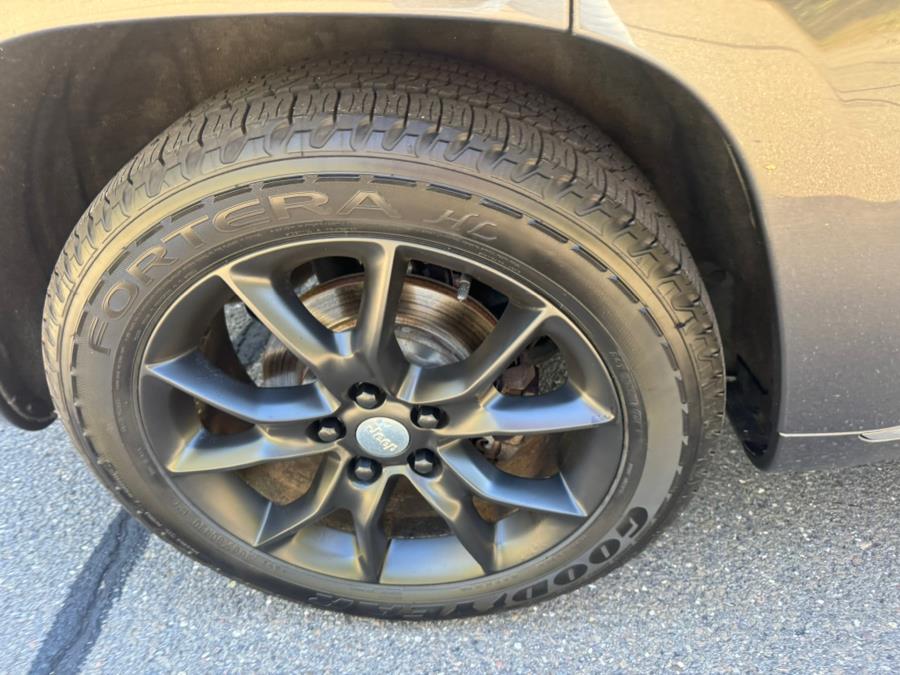 2015 Jeep Grand Cherokee 4WD 4dr Summit, available for sale in Waterbury, Connecticut | Platinum Auto Care. Waterbury, Connecticut 2015 Jeep Grand Cherokee 4WD 4dr Summit, available for sale in Waterbury, Connecticut | Platinum Auto Care. Waterbury, Connecticut