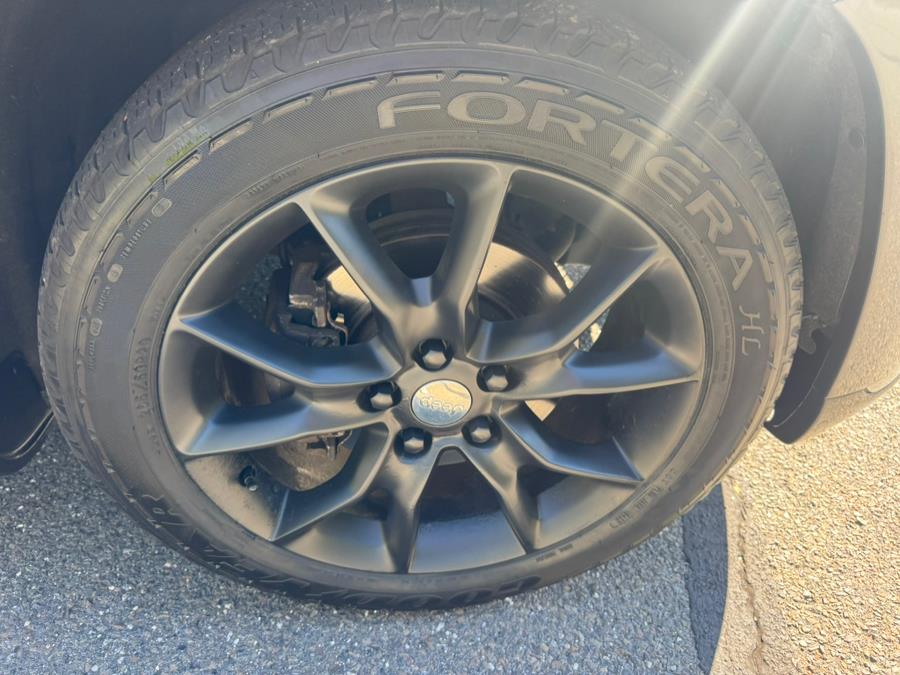 2015 Jeep Grand Cherokee 4WD 4dr Summit, available for sale in Waterbury, Connecticut | Platinum Auto Care. Waterbury, Connecticut 2015 Jeep Grand Cherokee 4WD 4dr Summit, available for sale in Waterbury, Connecticut | Platinum Auto Care. Waterbury, Connecticut
