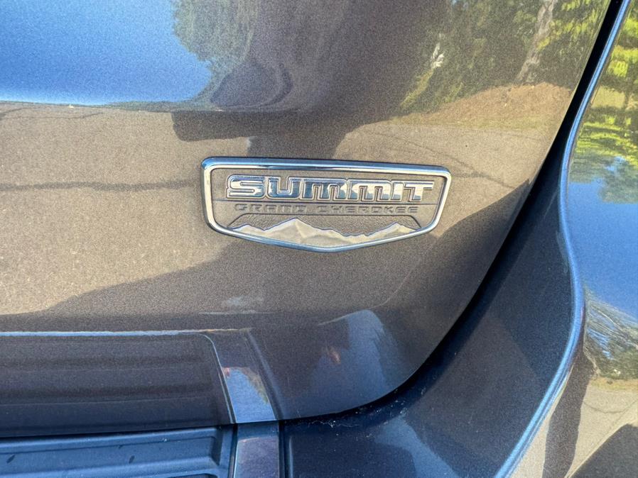 2015 Jeep Grand Cherokee 4WD 4dr Summit, available for sale in Waterbury, Connecticut | Platinum Auto Care. Waterbury, Connecticut 2015 Jeep Grand Cherokee 4WD 4dr Summit, available for sale in Waterbury, Connecticut | Platinum Auto Care. Waterbury, Connecticut