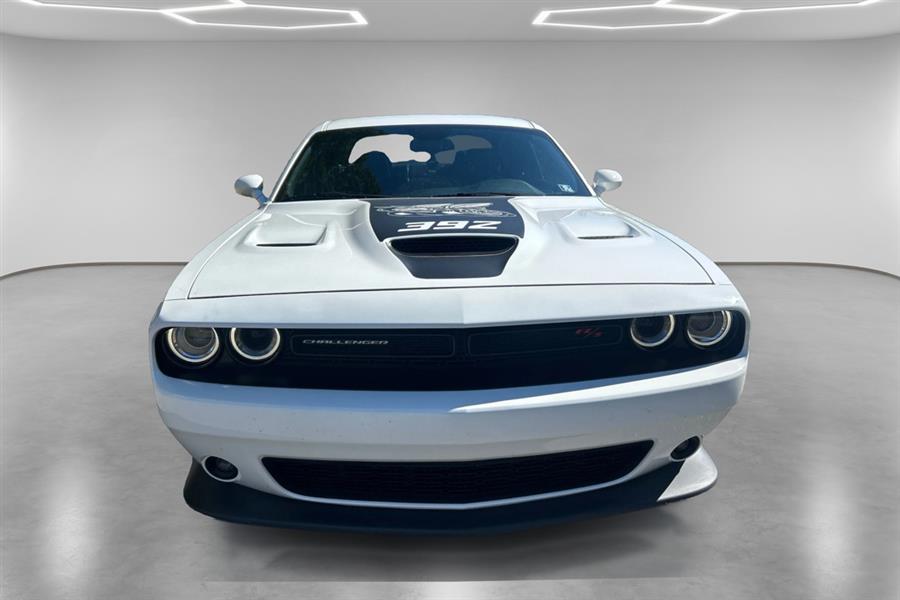 2015 Dodge Challenger R/T Scat Pack photo 2
