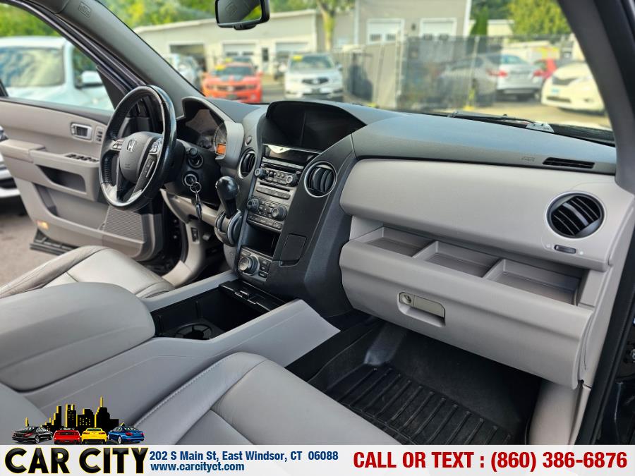 2015 Honda Pilot 4WD 4dr Touring w/RES & Navi, available for sale in East Windsor, Connecticut | Car City LLC. East Windsor, Connecticut 2015 Honda Pilot 4WD 4dr Touring w/RES & Navi, available for sale in East Windsor, Connecticut | Car City LLC. East Windsor, Connecticut