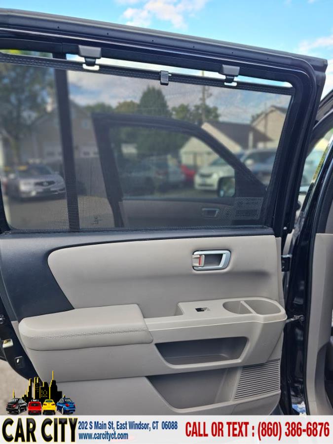 2015 Honda Pilot 4WD 4dr Touring w/RES & Navi, available for sale in East Windsor, Connecticut | Car City LLC. East Windsor, Connecticut 2015 Honda Pilot 4WD 4dr Touring w/RES & Navi, available for sale in East Windsor, Connecticut | Car City LLC. East Windsor, Connecticut