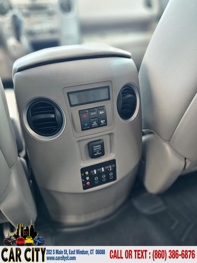 2015 Honda Pilot 4WD 4dr Touring w/RES & Navi, available for sale in East Windsor, Connecticut | Car City LLC. East Windsor, Connecticut 2015 Honda Pilot 4WD 4dr Touring w/RES & Navi, available for sale in East Windsor, Connecticut | Car City LLC. East Windsor, Connecticut