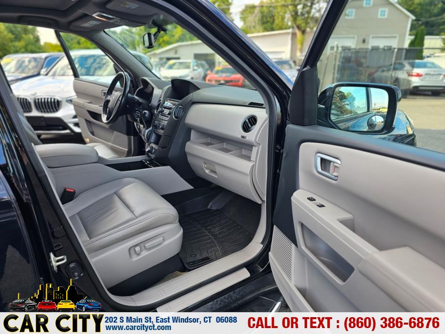 2015 Honda Pilot 4WD 4dr Touring w/RES & Navi, available for sale in East Windsor, Connecticut | Car City LLC. East Windsor, Connecticut 2015 Honda Pilot 4WD 4dr Touring w/RES & Navi, available for sale in East Windsor, Connecticut | Car City LLC. East Windsor, Connecticut