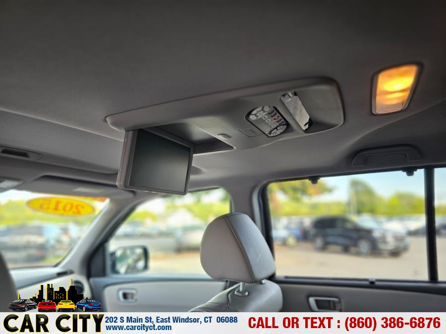 2015 Honda Pilot 4WD 4dr Touring w/RES & Navi, available for sale in East Windsor, Connecticut | Car City LLC. East Windsor, Connecticut 2015 Honda Pilot 4WD 4dr Touring w/RES & Navi, available for sale in East Windsor, Connecticut | Car City LLC. East Windsor, Connecticut