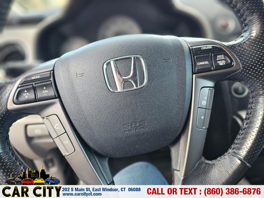 2015 Honda Pilot 4WD 4dr Touring w/RES & Navi, available for sale in East Windsor, Connecticut | Car City LLC. East Windsor, Connecticut 2015 Honda Pilot 4WD 4dr Touring w/RES & Navi, available for sale in East Windsor, Connecticut | Car City LLC. East Windsor, Connecticut