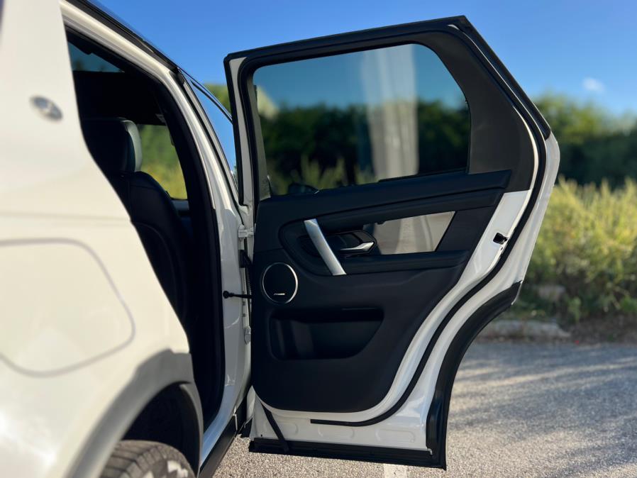 2020 Land Rover Discovery Sport SE 4WD, available for sale in Paterson, New Jersey | Speedway Motors LLC. Paterson, New Jersey 2020 Land Rover Discovery Sport SE 4WD, available for sale in Paterson, New Jersey | Speedway Motors LLC. Paterson, New Jersey