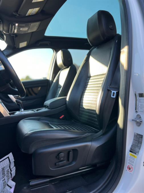2020 Land Rover Discovery Sport SE 4WD, available for sale in Paterson, New Jersey | Speedway Motors LLC. Paterson, New Jersey 2020 Land Rover Discovery Sport SE 4WD, available for sale in Paterson, New Jersey | Speedway Motors LLC. Paterson, New Jersey