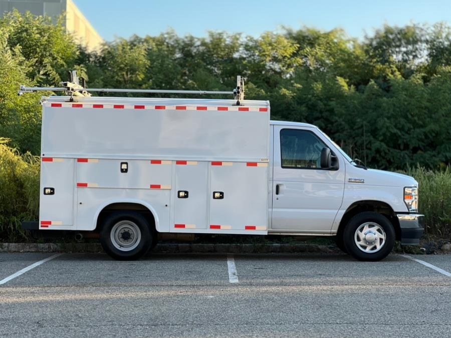 2023 Ford E-Series Cutaway E-350 DRW 138" WB, available for sale in Paterson, New Jersey | Speedway Motors LLC. Paterson, New Jersey 2023 Ford E-Series Cutaway E-350 DRW 138" WB, available for sale in Paterson, New Jersey | Speedway Motors LLC. Paterson, New Jersey