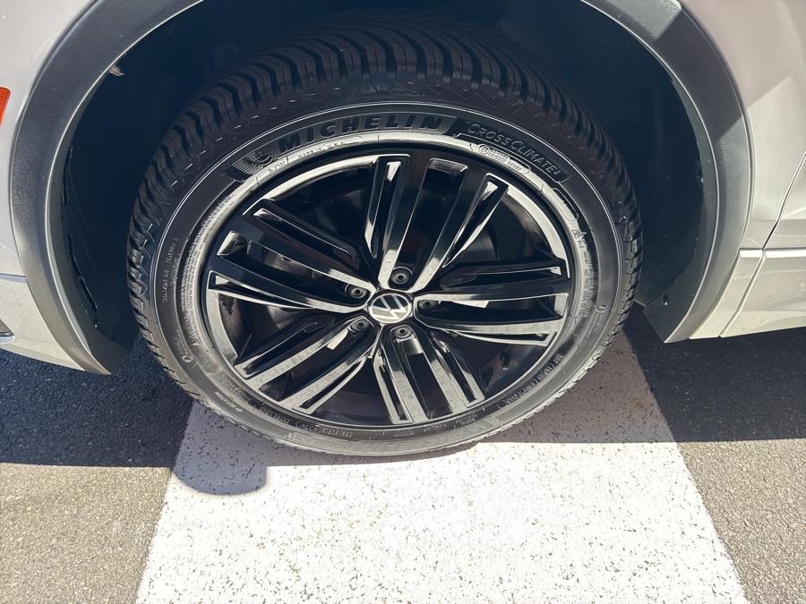 2022 Volkswagen Tiguan 2.0T SE R-Line Black 4MOTION, available for sale in Waterbury, Connecticut | National Auto Brokers, Inc.. Waterbury, Connecticut 2022 Volkswagen Tiguan 2.0T SE R-Line Black 4MOTION, available for sale in Waterbury, Connecticut | National Auto Brokers, Inc.. Waterbury, Connecticut