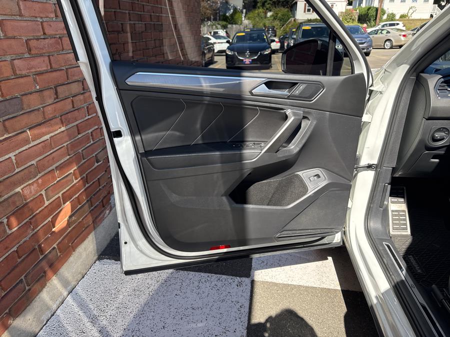 2022 Volkswagen Tiguan 2.0T SE R-Line Black 4MOTION, available for sale in Waterbury, Connecticut | National Auto Brokers, Inc.. Waterbury, Connecticut 2022 Volkswagen Tiguan 2.0T SE R-Line Black 4MOTION, available for sale in Waterbury, Connecticut | National Auto Brokers, Inc.. Waterbury, Connecticut