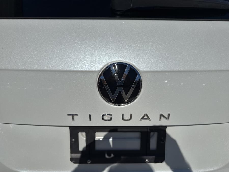 2022 Volkswagen Tiguan 2.0T SE R-Line Black 4MOTION, available for sale in Waterbury, Connecticut | National Auto Brokers, Inc.. Waterbury, Connecticut 2022 Volkswagen Tiguan 2.0T SE R-Line Black 4MOTION, available for sale in Waterbury, Connecticut | National Auto Brokers, Inc.. Waterbury, Connecticut