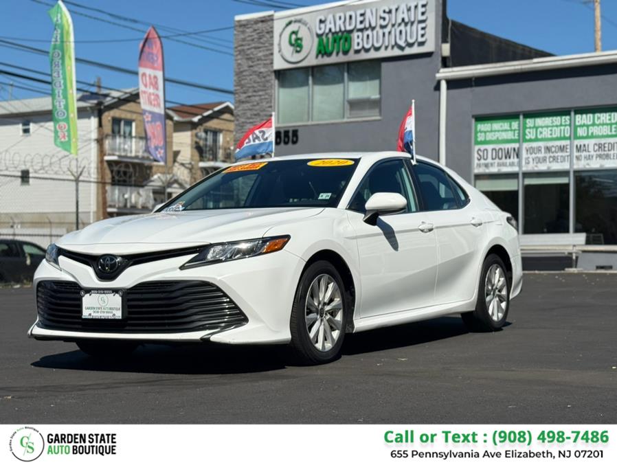 2020 Toyota Camry LE's photo