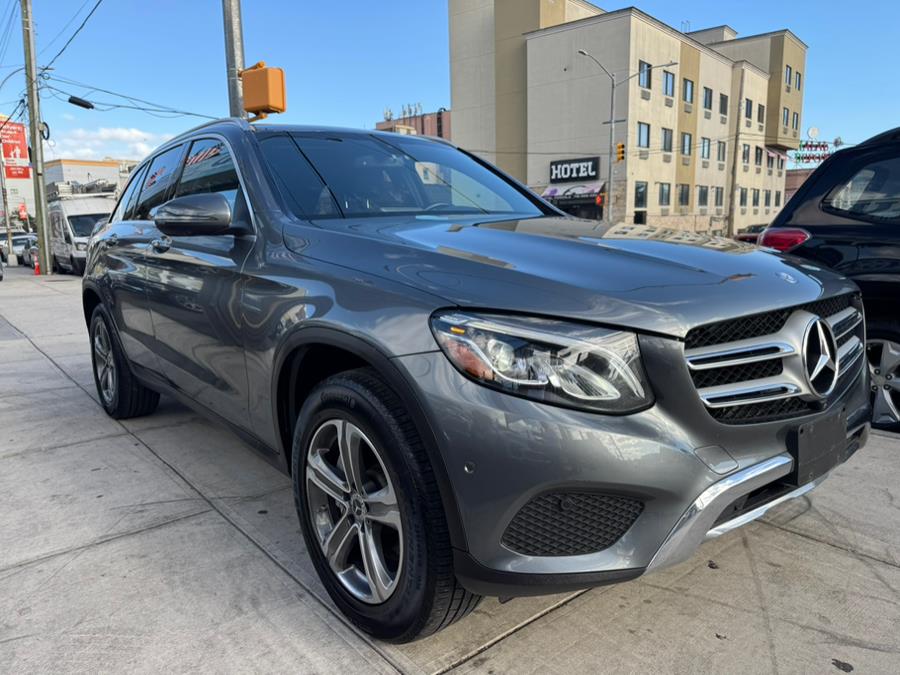 2017 Mercedes Benz GLC 300 4MATIC photo 4