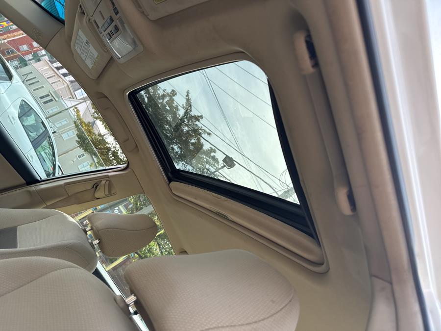 2014 Toyota Camry Hybrid 2014.5 4dr Sdn XLE (Natl), available for sale in Shelton, Connecticut | Center Motorsports LLC. Shelton, Connecticut 2014 Toyota Camry Hybrid 2014.5 4dr Sdn XLE (Natl), available for sale in Shelton, Connecticut | Center Motorsports LLC. Shelton, Connecticut