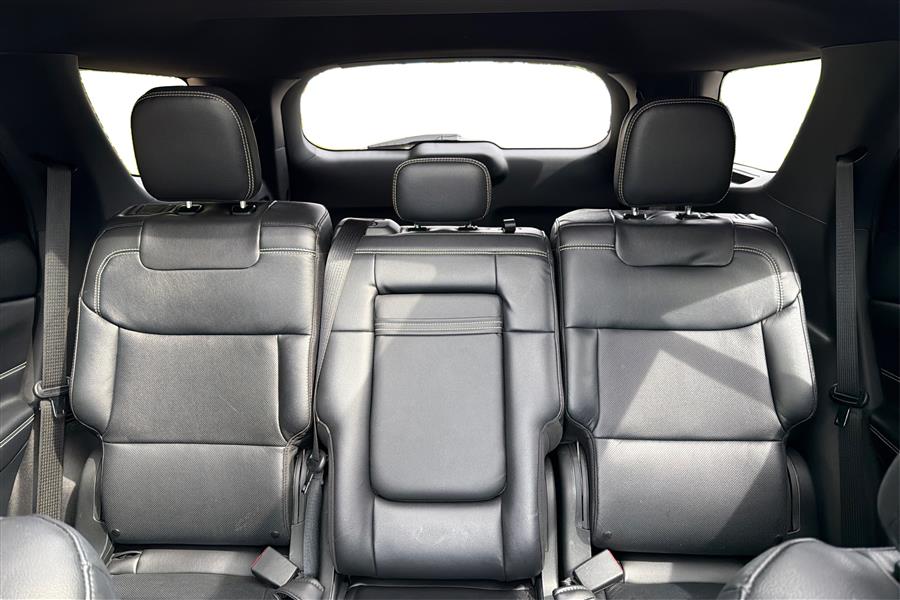 2023 Ford Explorer ST photo 13