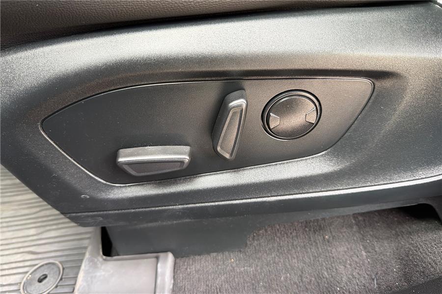 2023 Ford Explorer ST photo 17