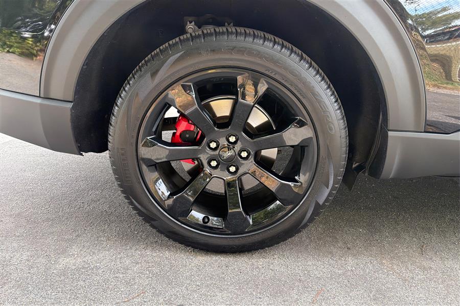 2023 Ford Explorer ST photo 21