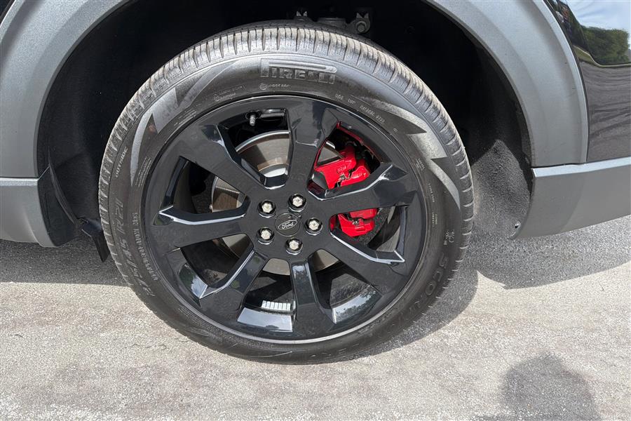 2023 Ford Explorer ST photo 22