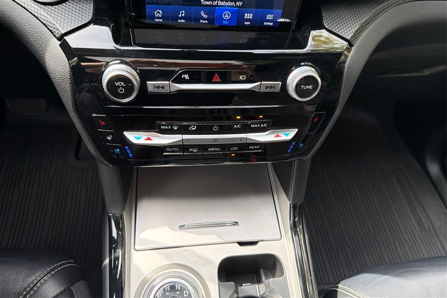 2023 Ford Explorer ST photo 28