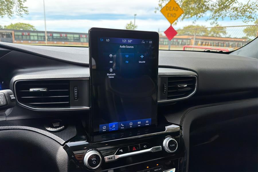 2023 Ford Explorer ST photo 35