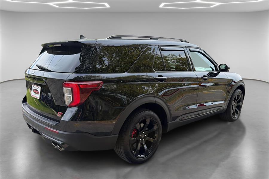 2023 Ford Explorer ST photo 3