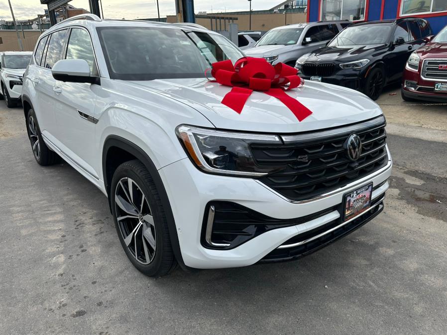 Used 2024 Volkswagen Atlas in Brooklyn, New York | Brooklyn Auto Mall LLC. Brooklyn, New York