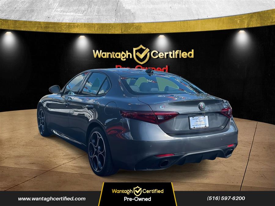 2023 Alfa Romeo Giulia Ti photo 3