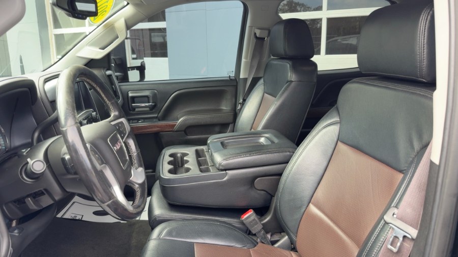 2017 GMC Sierra 2500HD 4WD Crew Cab 153.7" SLE, available for sale in Waterbury, Connecticut | West End Automotive Center. Waterbury, Connecticut 2017 GMC Sierra 2500HD 4WD Crew Cab 153.7" SLE, available for sale in Waterbury, Connecticut | West End Automotive Center. Waterbury, Connecticut