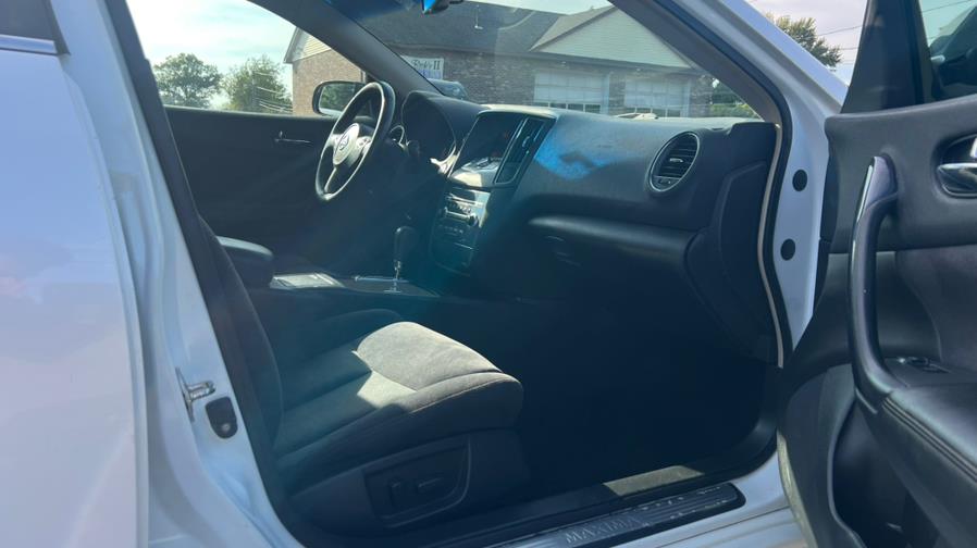 2014 Nissan Maxima 4dr Sdn 3.5 SV w/Premium Pkg, available for sale in East Windsor, Connecticut | A1 Auto Sale LLC. East Windsor, Connecticut 2014 Nissan Maxima 4dr Sdn 3.5 SV w/Premium Pkg, available for sale in East Windsor, Connecticut | A1 Auto Sale LLC. East Windsor, Connecticut