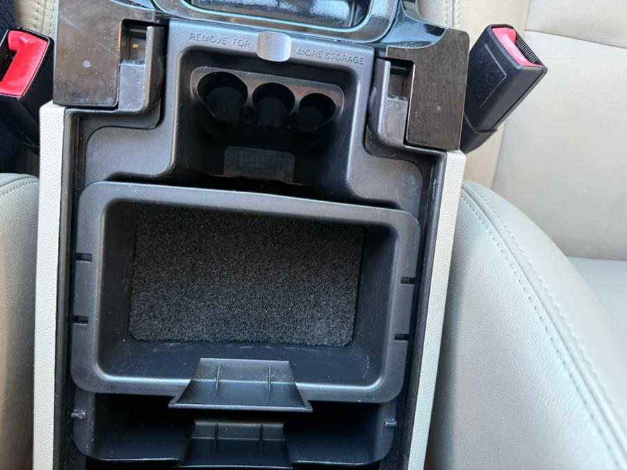 2009 Ford Escape 4WD 4dr V6, available for sale in Revere, Massachusetts | Wonderland Auto. Revere, Massachusetts 2009 Ford Escape 4WD 4dr V6, available for sale in Revere, Massachusetts | Wonderland Auto. Revere, Massachusetts