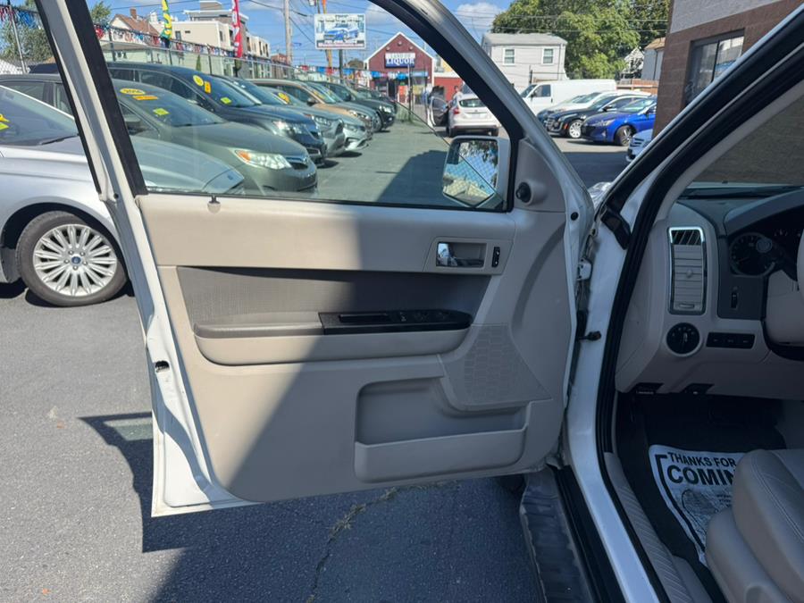 2009 Ford Escape 4WD 4dr V6, available for sale in Revere, Massachusetts | Wonderland Auto. Revere, Massachusetts 2009 Ford Escape 4WD 4dr V6, available for sale in Revere, Massachusetts | Wonderland Auto. Revere, Massachusetts