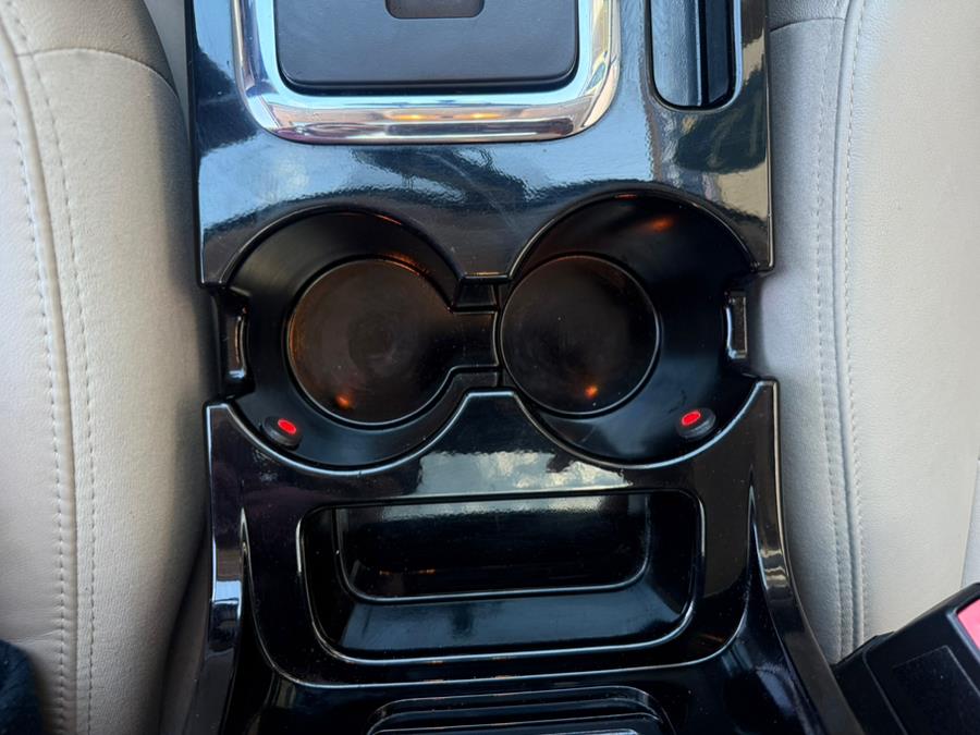 2009 Ford Escape 4WD 4dr V6, available for sale in Revere, Massachusetts | Wonderland Auto. Revere, Massachusetts 2009 Ford Escape 4WD 4dr V6, available for sale in Revere, Massachusetts | Wonderland Auto. Revere, Massachusetts