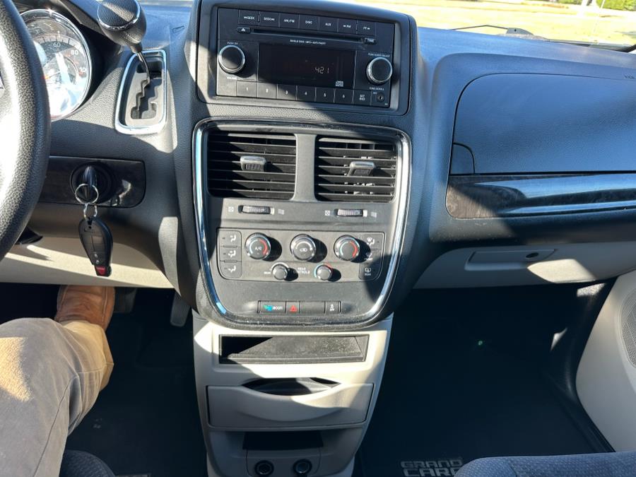 2014 Dodge Grand Caravan 4dr Wgn SE, available for sale in Copiague, New York | Great Deal Motors. Copiague, New York 2014 Dodge Grand Caravan 4dr Wgn SE, available for sale in Copiague, New York | Great Deal Motors. Copiague, New York