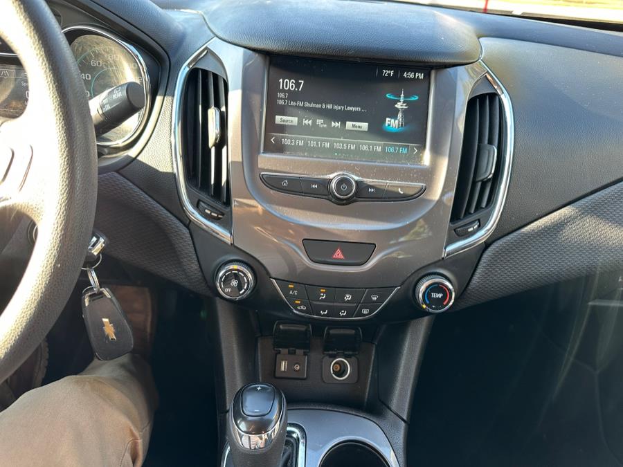 2018 Chevrolet Cruze 4dr HB 1.4L LT w/1SD, available for sale in Copiague, New York | Great Deal Motors. Copiague, New York 2018 Chevrolet Cruze 4dr HB 1.4L LT w/1SD, available for sale in Copiague, New York | Great Deal Motors. Copiague, New York