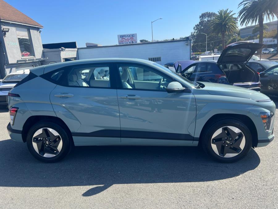 2024 Hyundai Kona Electric SE photo 4