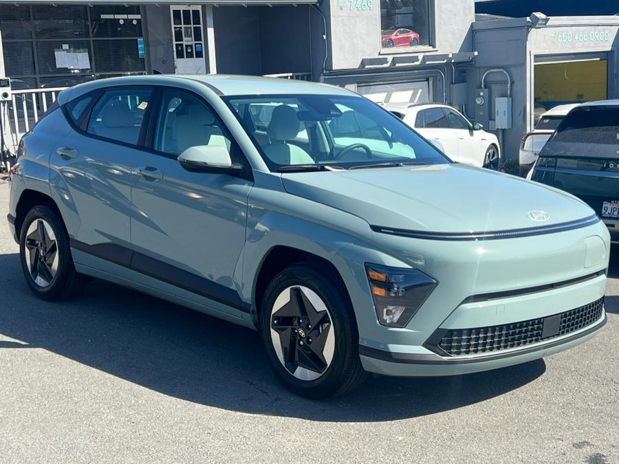 2024 Hyundai Kona Electric SE photo 3