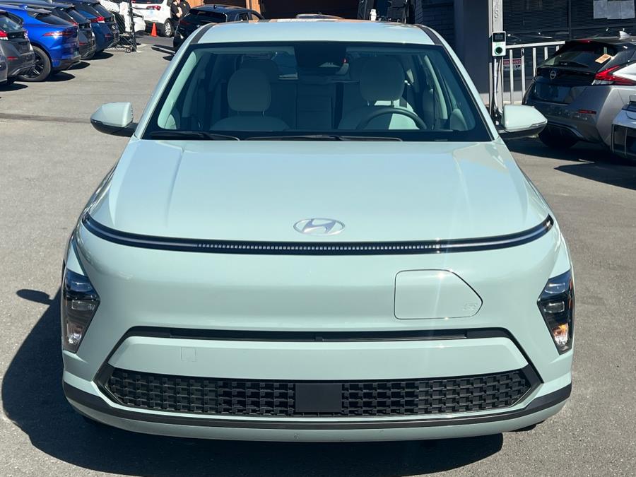 2024 Hyundai Kona Electric SE photo 2